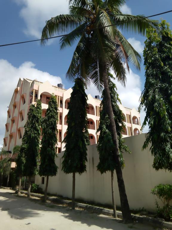 Lambada Holiday Resort Mombasa 음트와파 외부 사진
